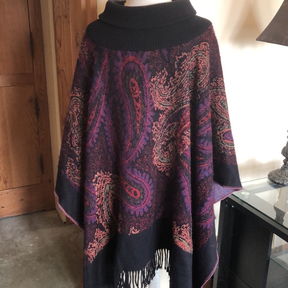Gorgeous Tapestry Shawl - Picture 3 of 5
